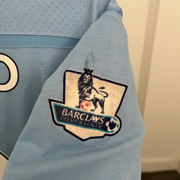 Manchester City Home Dzeko Jersey - Picture 4 of 14